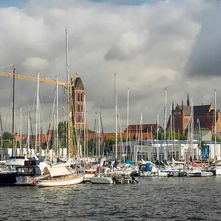 Steuerbord In 公寓 *